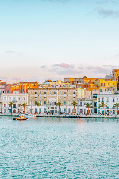 lungo mare e porto antico brindisi